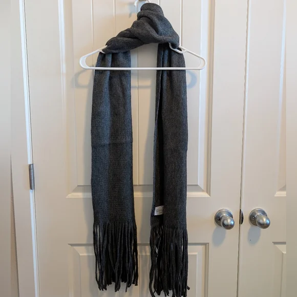 Lucky Brand Gray Fringed Scarf - Picture 1 of 4